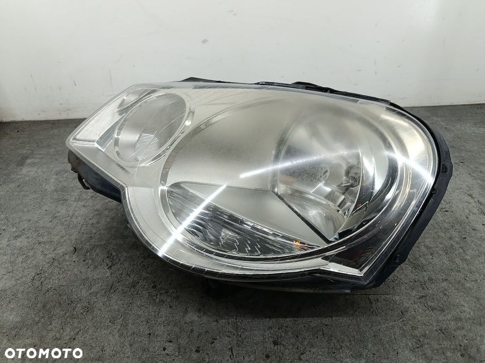 LAMPA PRZÓD LEWA VW POLO IV FL 9N 6Q1941007AT  89311995 VALEO - 2