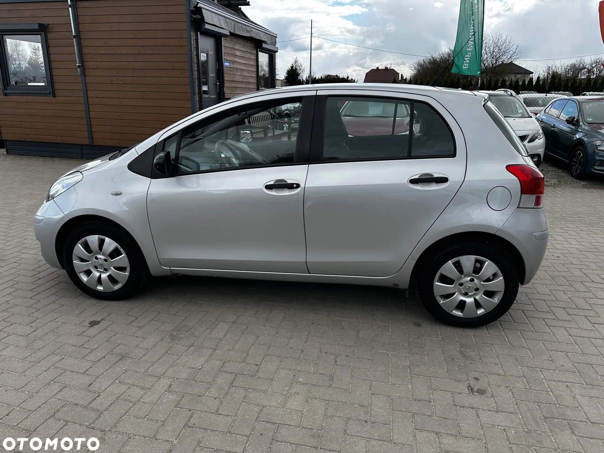Toyota Yaris - 5