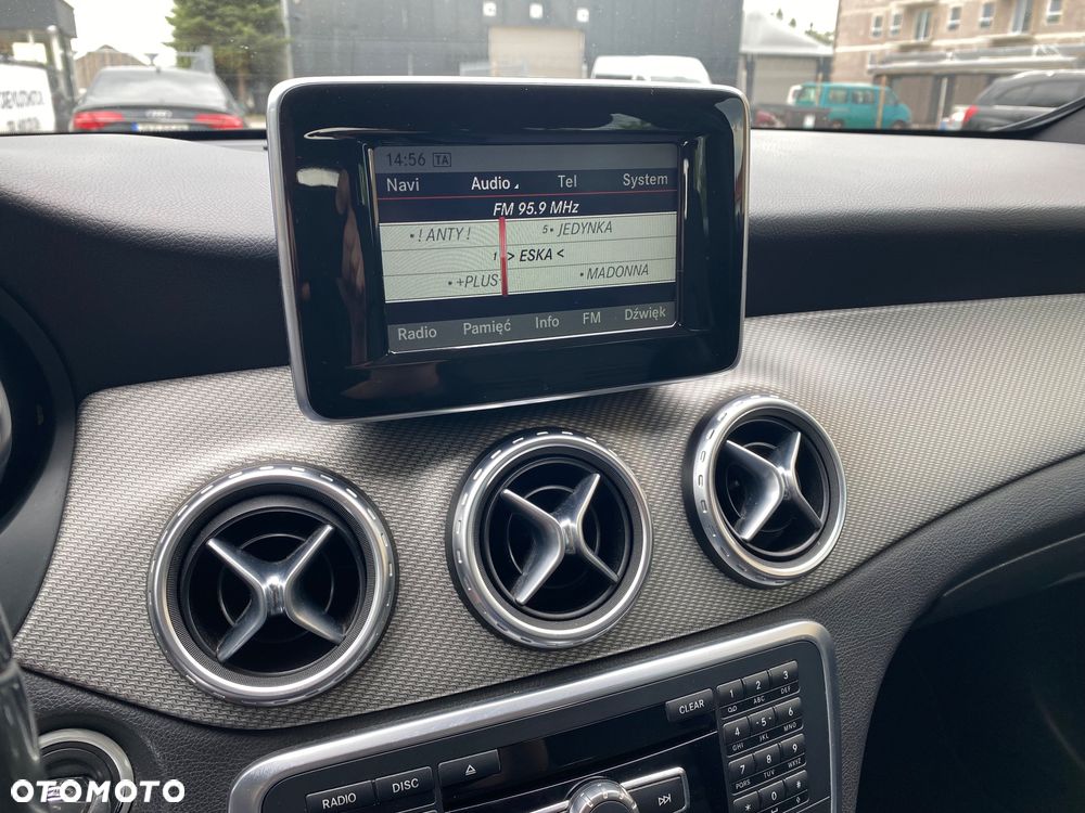 Mercedes-Benz GLA 180 (CDI) d Urban - 18
