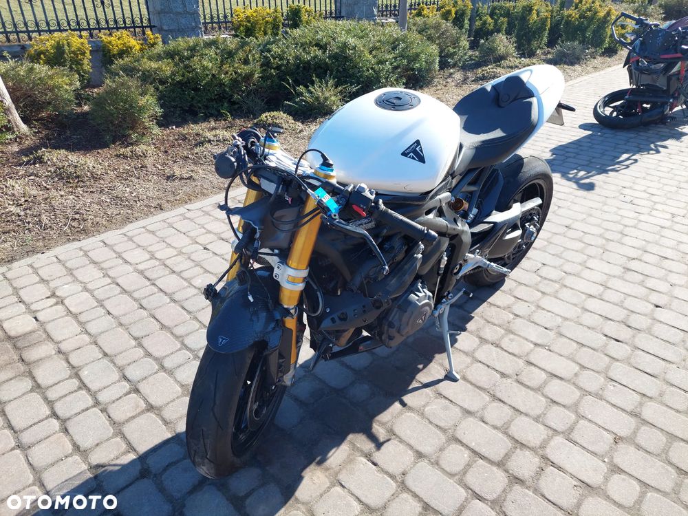 Triumph Speed Triple - 1