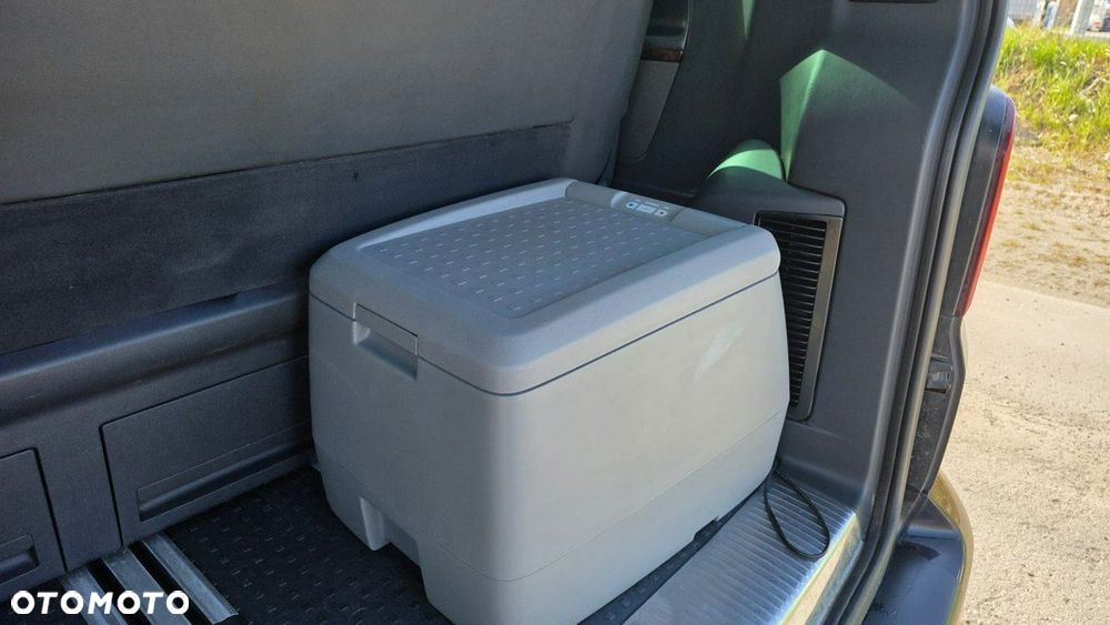 Volkswagen Multivan - 21