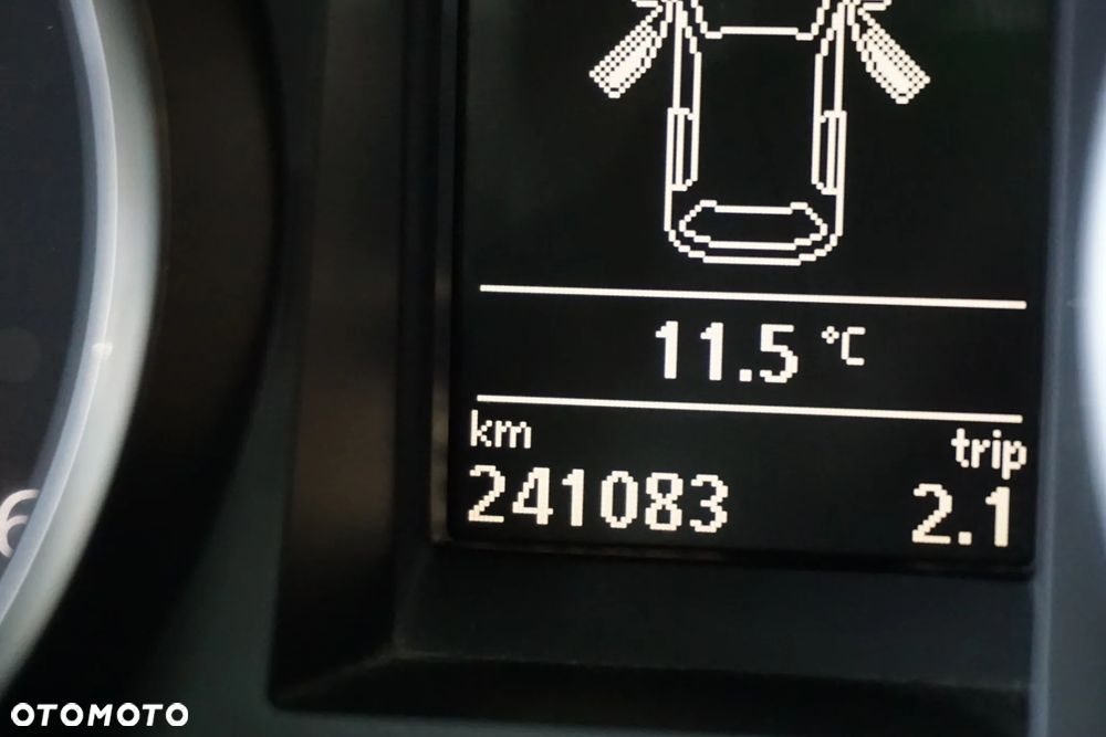 Volkswagen Golf 2.0 TDI DPF Highline - 34