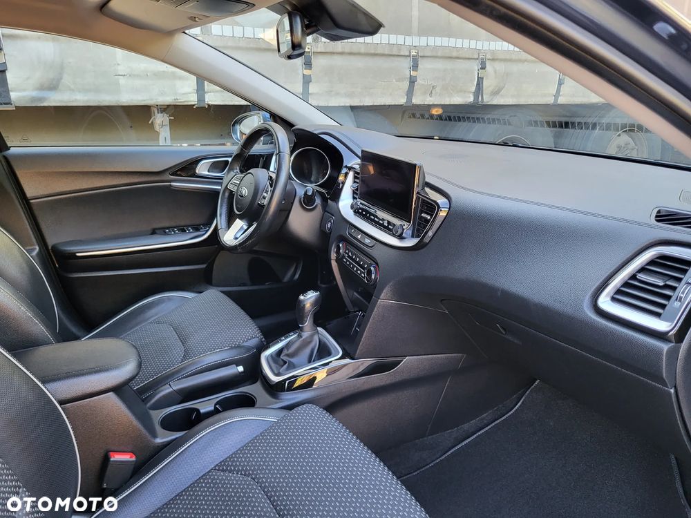 Kia Ceed - 30