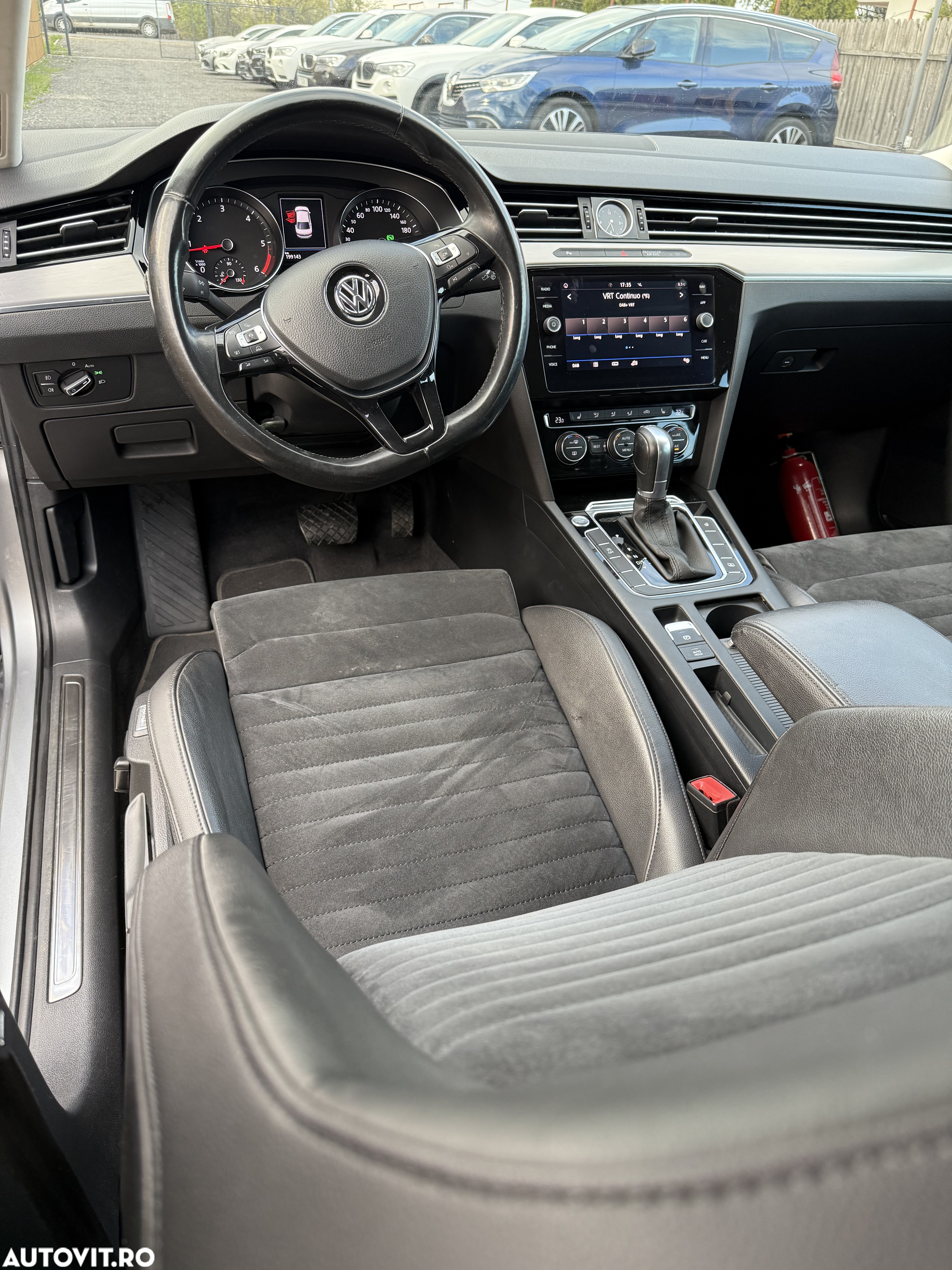 Volkswagen Passat 1.6 TDI DSG Comfortline - 6