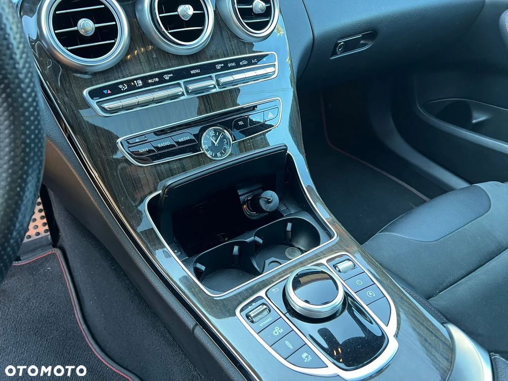 Mercedes-Benz Klasa C AMG 43 4Matic 9G-TRONIC - 19