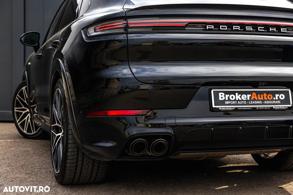 Porsche Cayenne Coupe E-Hybrid - 15