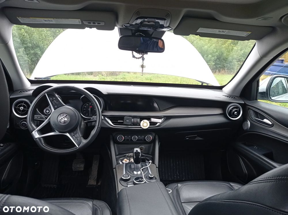 Alfa Romeo Stelvio - 6