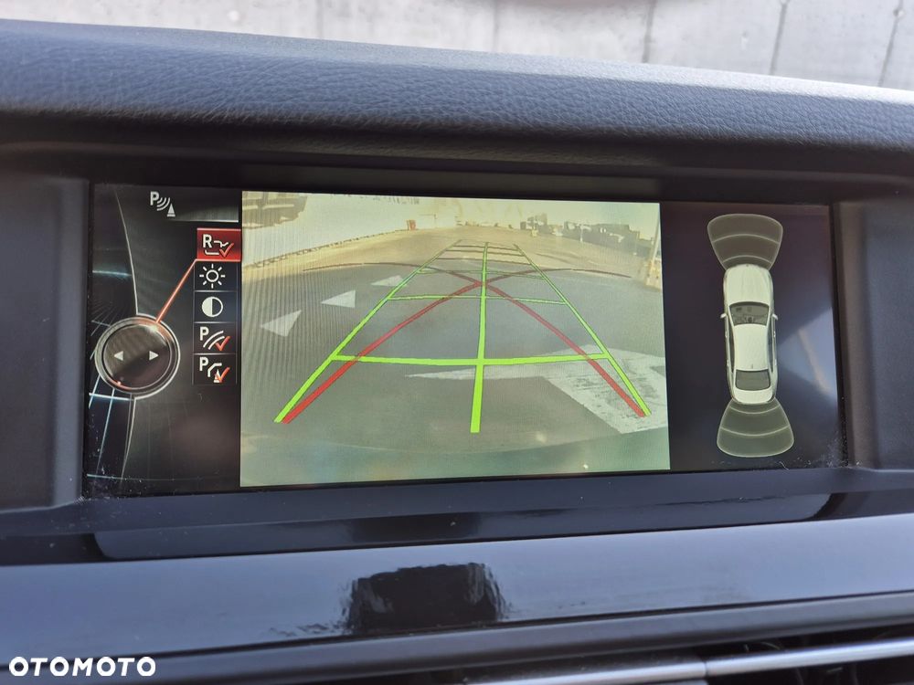 BMW Seria 5 520d - 25