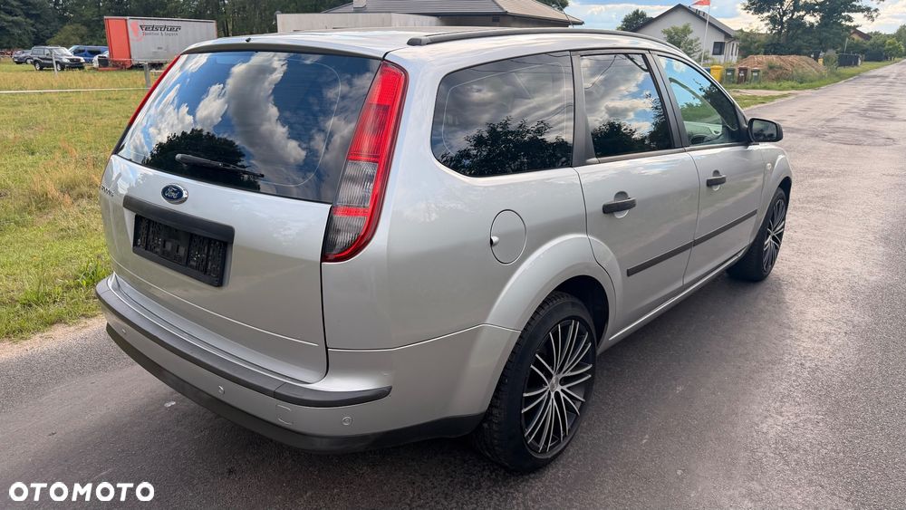 Ford Focus 1.6 Comfort - 25