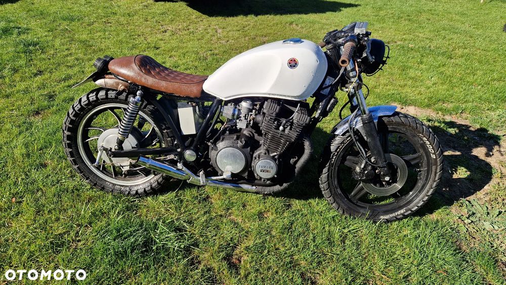 Yamaha XJ - 6
