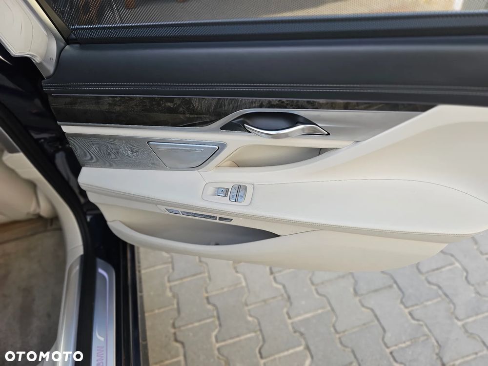 BMW Seria 7 750Li xDrive Edition Exclusive - 11