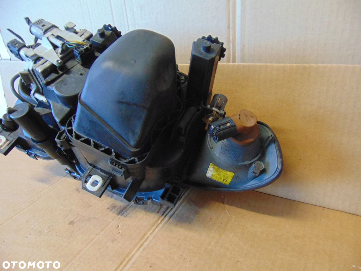 LAMPA PRAWA PRAWY PRZÓD PRZEDNIA BMW 3 E46 COMPACT XENON EUROPA - 13
