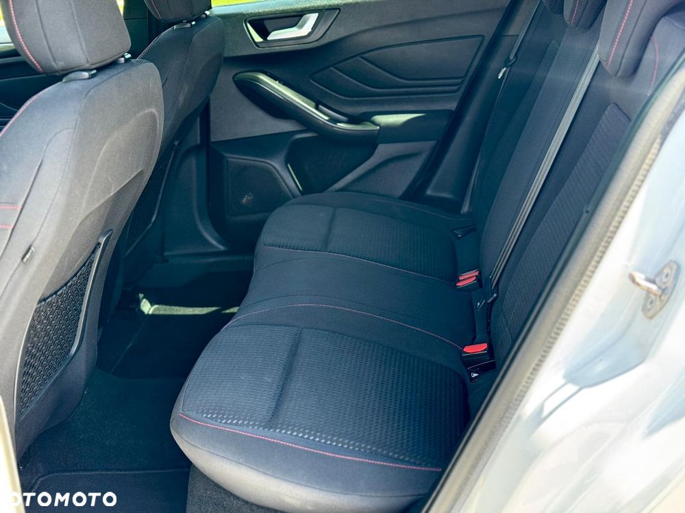 Ford Focus 1.5 EcoBlue Start-Stopp-System ST-LINE X - 36