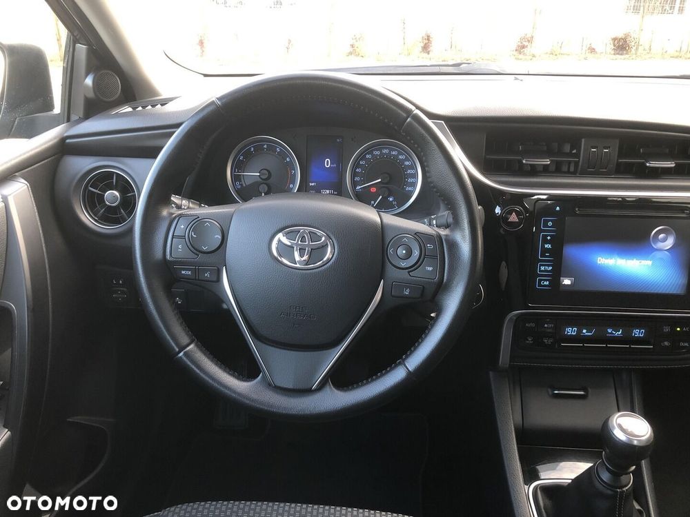 Toyota Corolla 1.6 Premium EU6 - 6