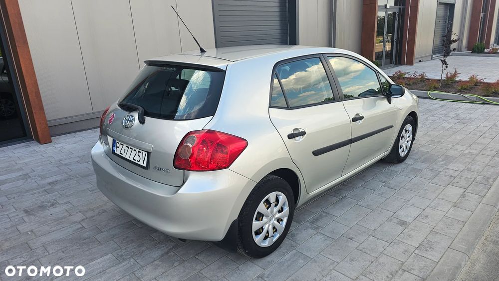 Toyota Auris 1.4 D-4D Luna - 4