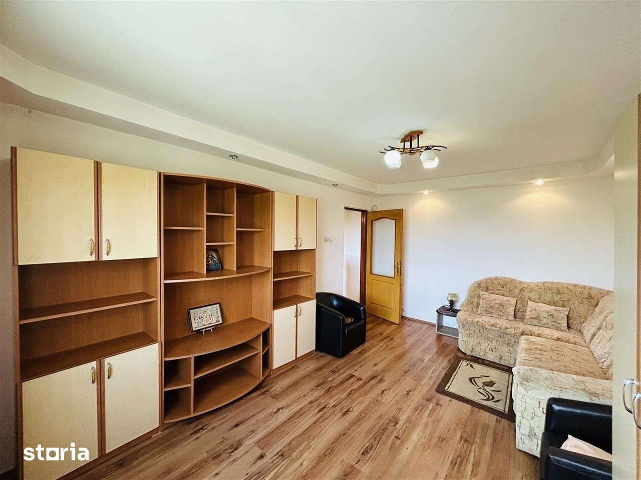 Ap 2 camere, 48 mp utili, pivnita + balcon închis, zona buna in Sibiu — fotografia 3