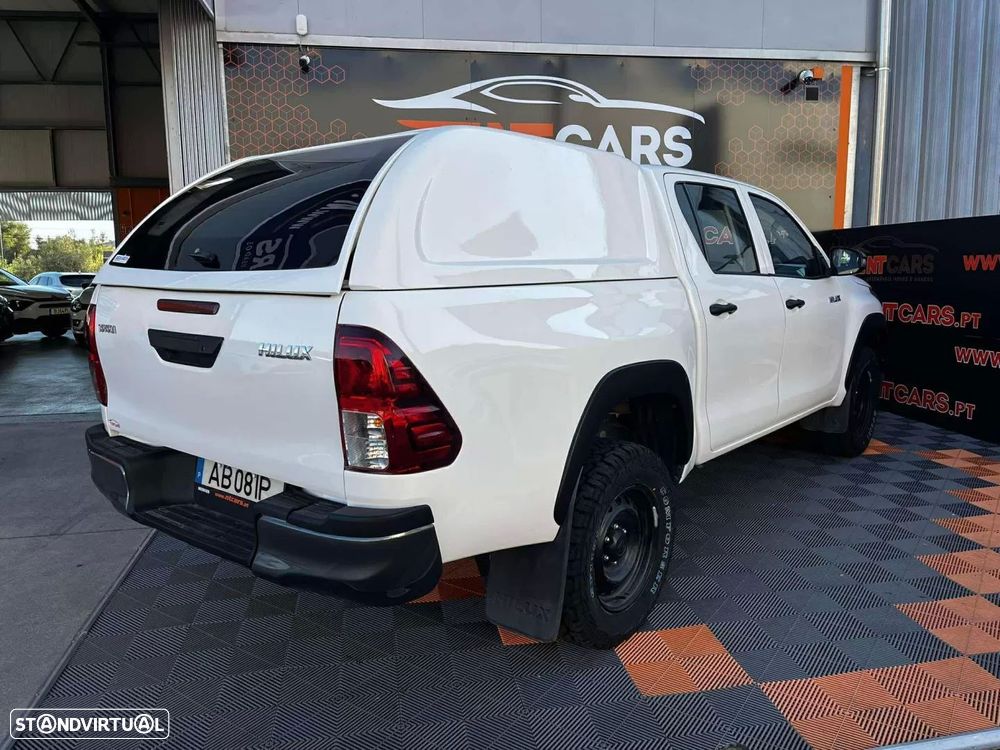 Toyota Hilux 2.4 D-4D 4WD CD CM - 2