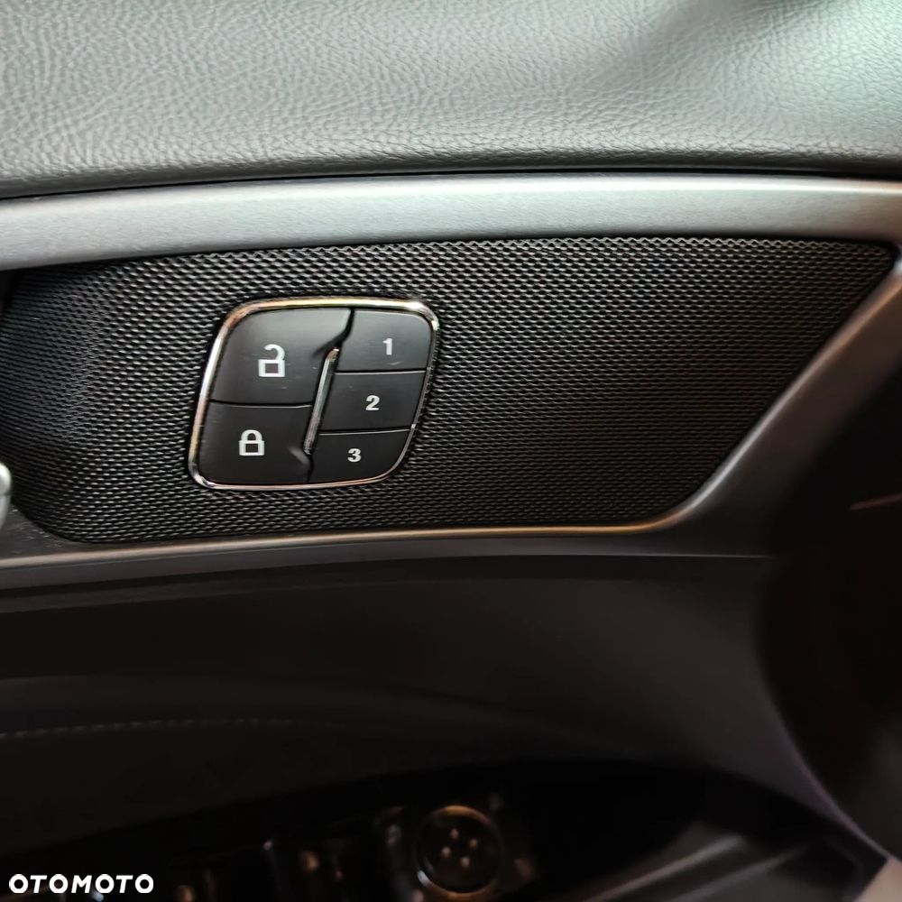 Ford Mondeo - 22