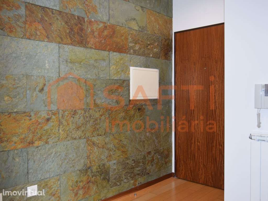 APARTAMENTO T2 RENOVADO, EXCELENTE LOCALIZAÇÃO ACESSO A1 - GRIJÓ - Grande imagem: 5/33