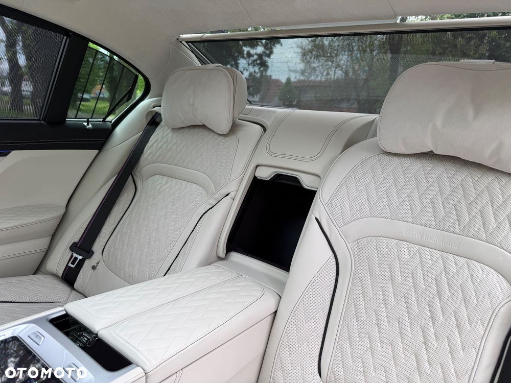 BMW Seria 7 750Li xDrive sport - 35
