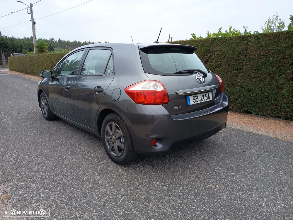 Toyota Auris 1.4 D-4D Comfort - 11