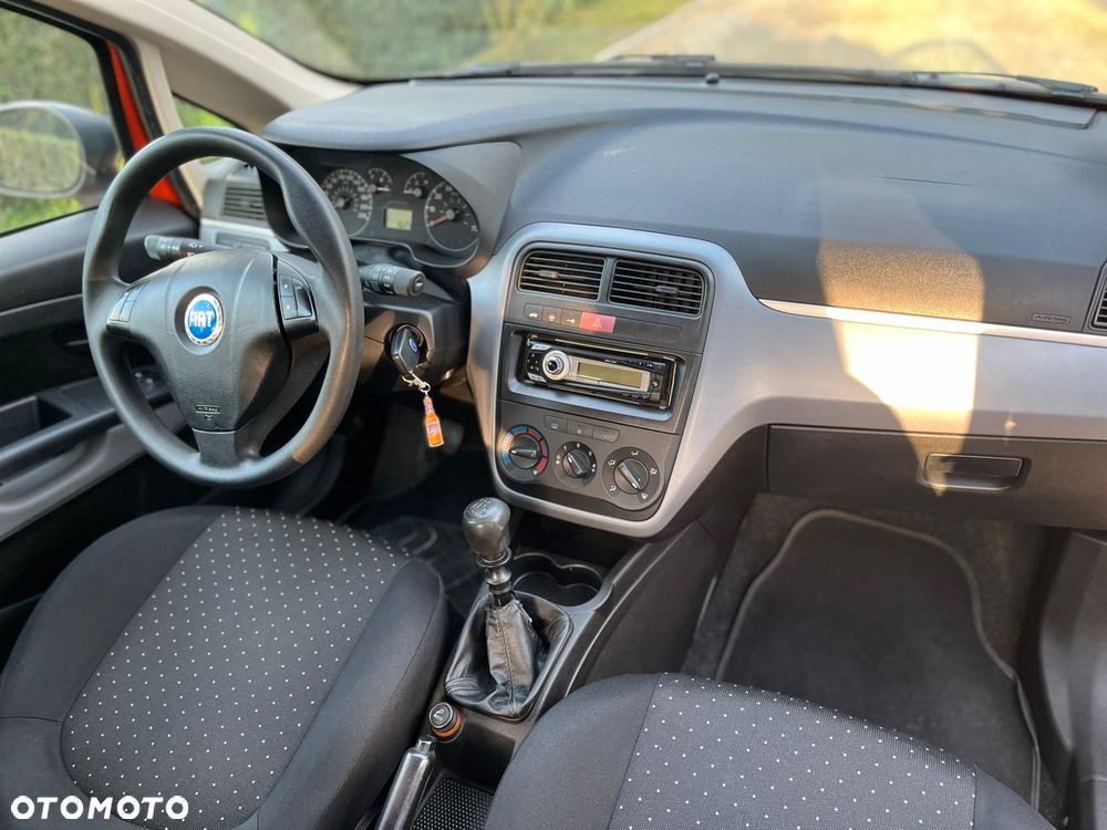 Fiat Grande Punto - 11