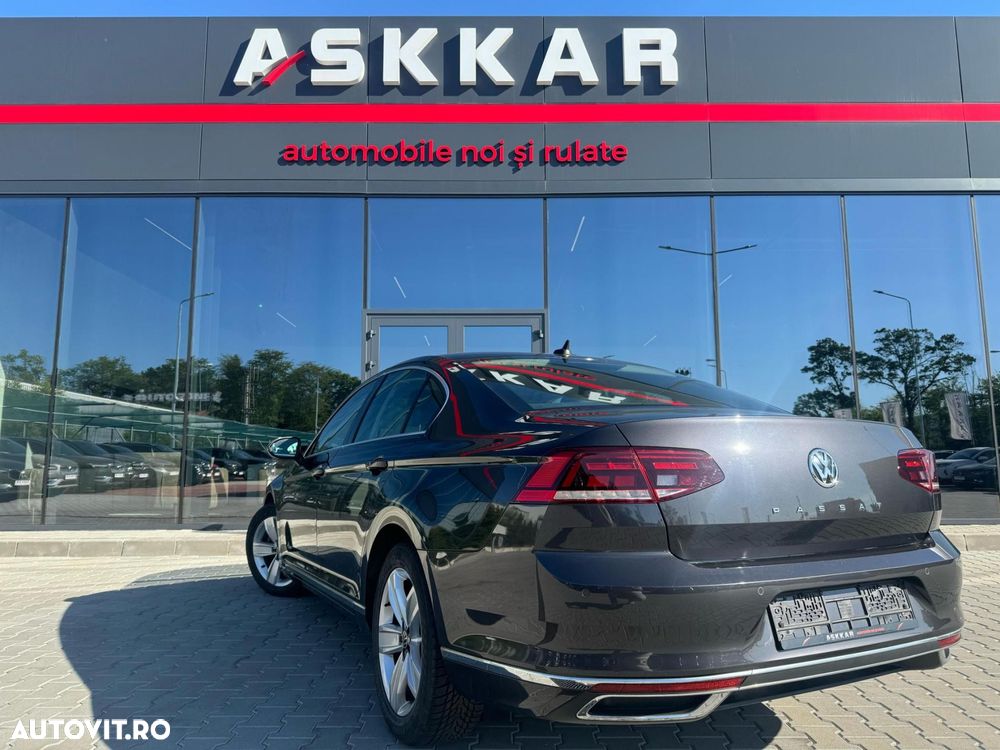 Volkswagen Passat 2.0 TDI DSG Highline - 9