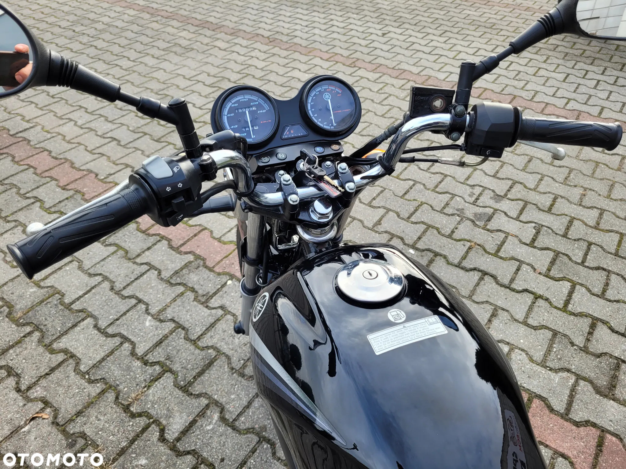 Yamaha YBR - 8
