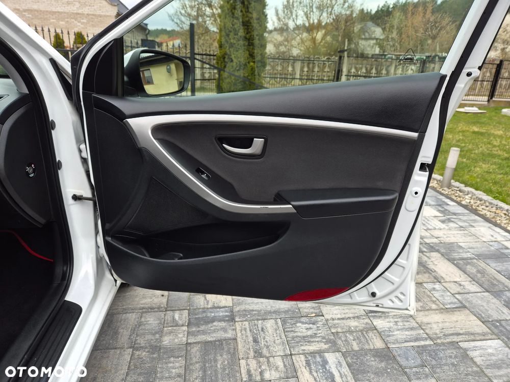 Hyundai i30 blue 1.6 CRDi Classic - 31