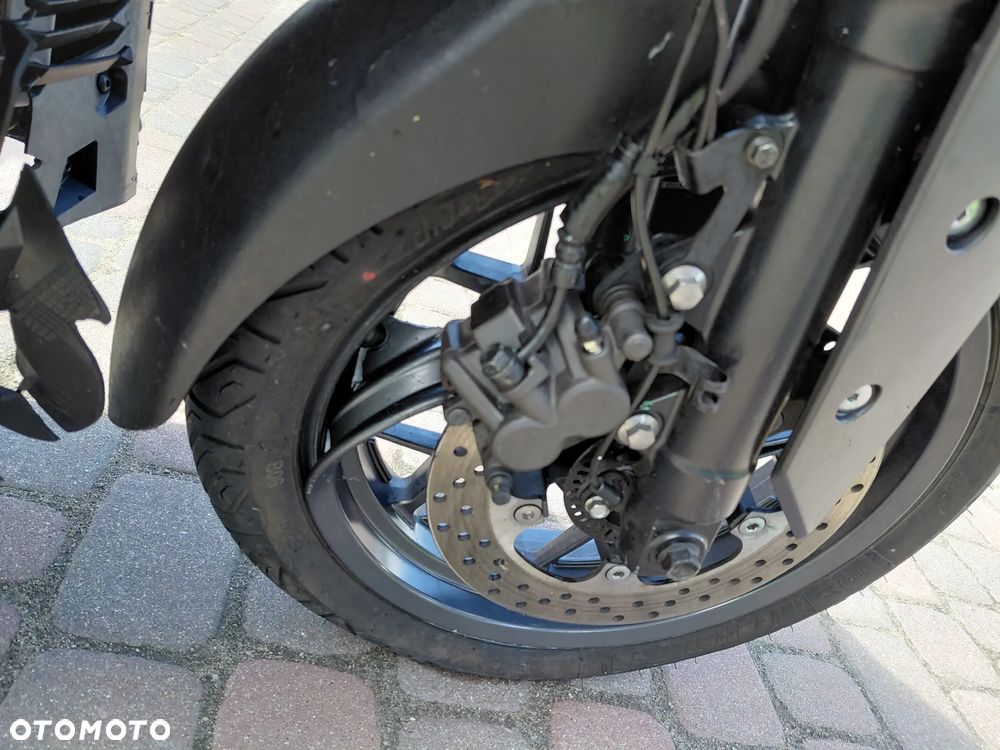 Yamaha X-max - 12