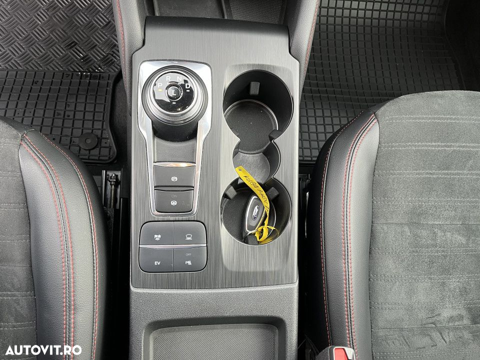 Ford Kuga - 21