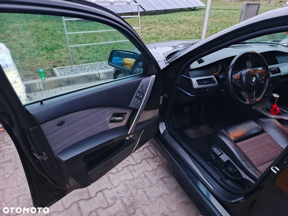 BMW Seria 5 523i - 12