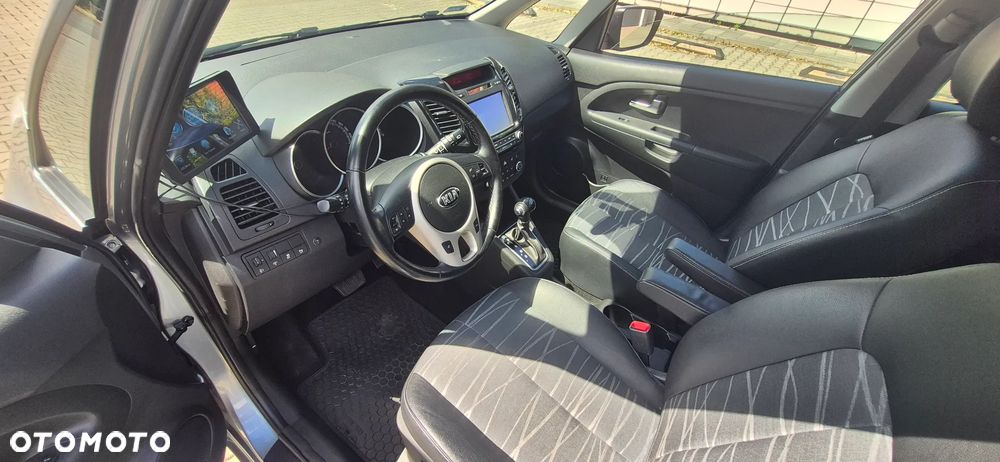Kia Venga 1.6 Business Line - 9