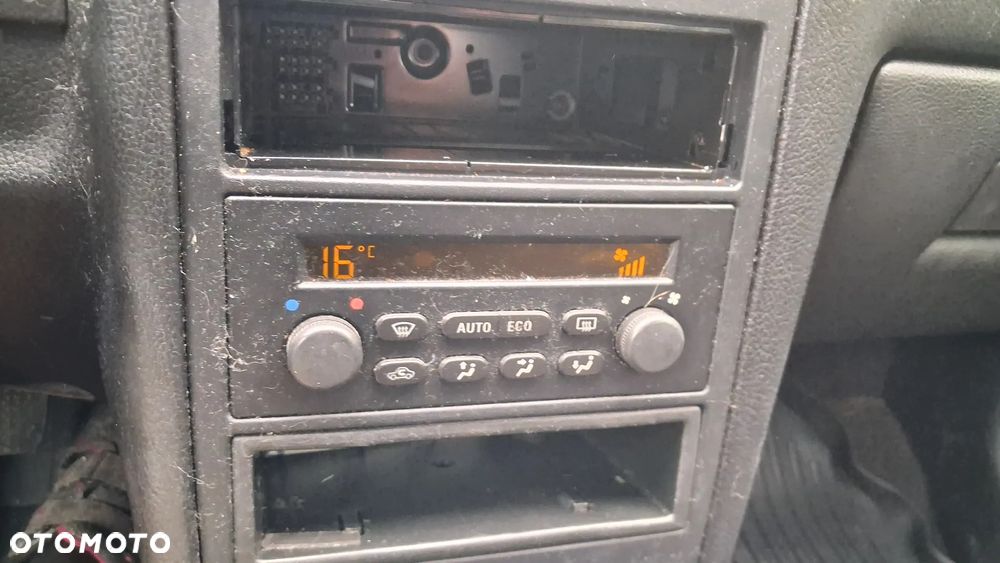 Na części Opel Astra G II SEDAN silnik 1.6 X16XEL Z16XE lakier Z380 skrzynia maska zderzak drzwi klapa szyba fotel kanapa lusterko lampa deska GWARANCJA !!! Przód Tył Zestaw Komplet Drzwi Klapa Zderzak Błotnik Maska Grill Atrapa Szyba Pas Lampa Lusterko Boczki Fotel Kanapa Kokpit Deska Rozdzielcza Przełącznik Włącznik Sterownik Przewody Wiązka Instalacja Moduł Komputer Czujnik Listwa Pompa Alternator Wtryski Głowica Rozrusznik Kompresor Sprzęgło Dwumas Silnik  Skrzynia ABS Klimatyzacji Paliwa Wspomagania Kolektor Turbina Przepustnica Zawór Chłodnica Koło Hak Belka Sanki Zawieszenie Mcpherson Półoś Amortyzator Wydech Tłumik Zacisk Most - 11