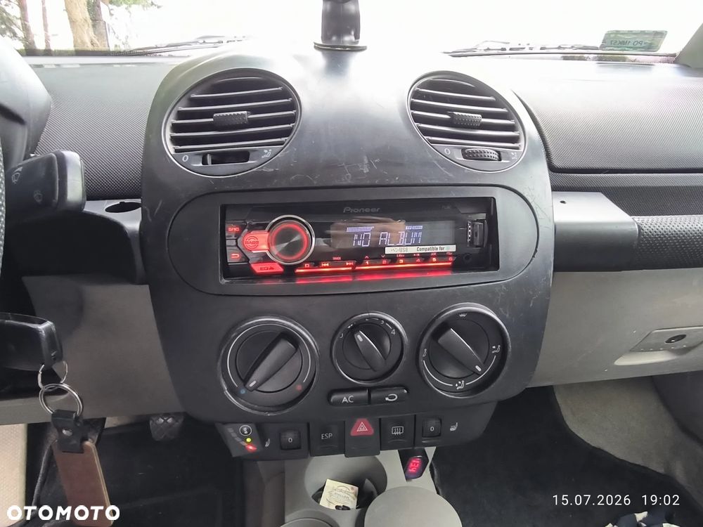 Volkswagen New Beetle 2.0 - 9