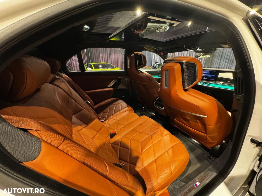 BMW Seria 7 740d xDrive MHEV - 18