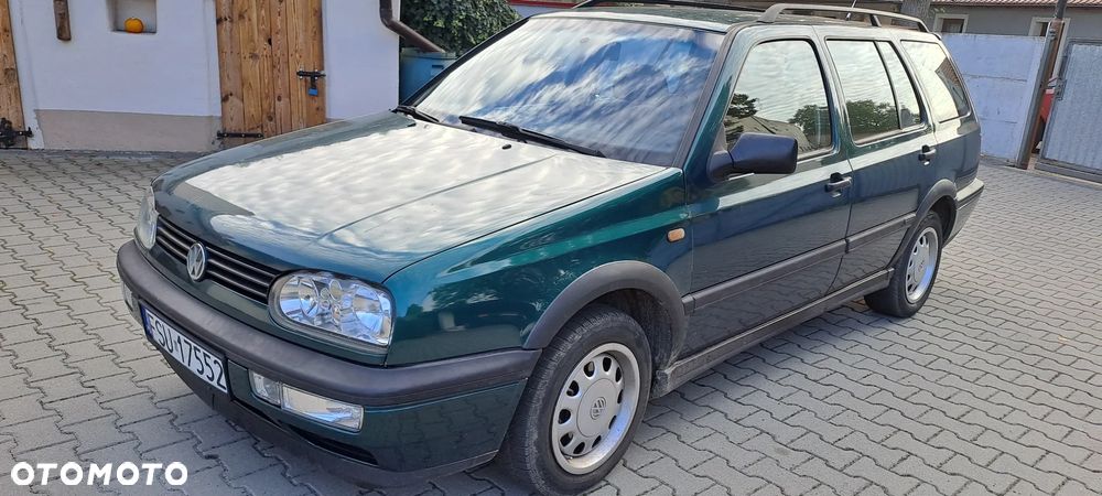 Volkswagen Golf - 1