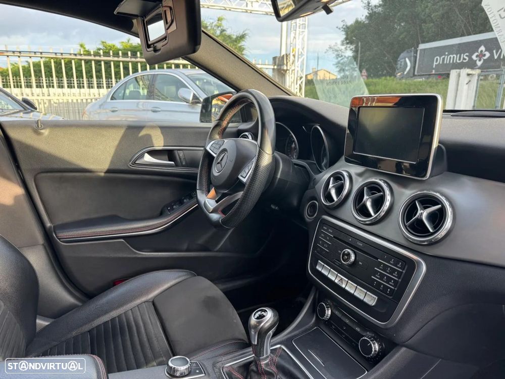 Mercedes-Benz CLA 180 d Shooting Brake AMG Line - 13