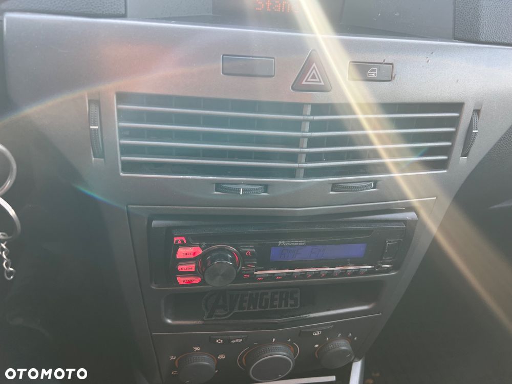 Opel Astra 1.8 Caravan - 13