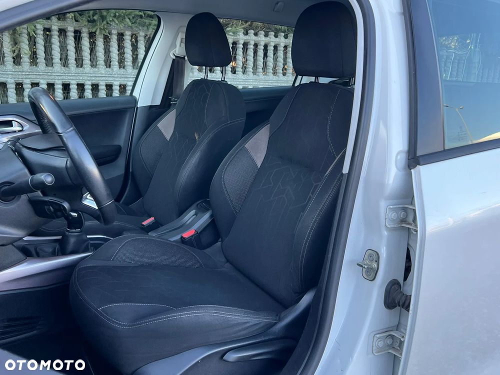 Peugeot 2008 82 VTI Active - 28