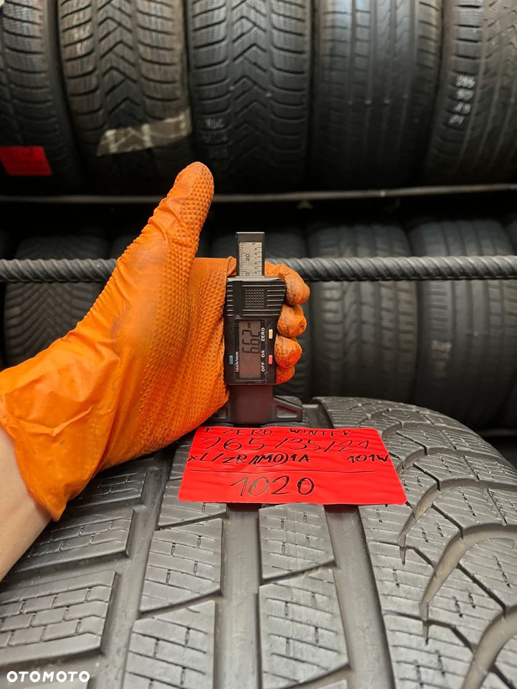 Pirelli P Zero Winter 265 35 21 101 W XL 1szt. - 2