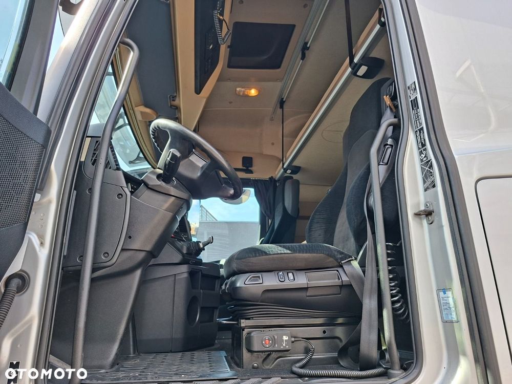 Versalift Actros 1845 - 12