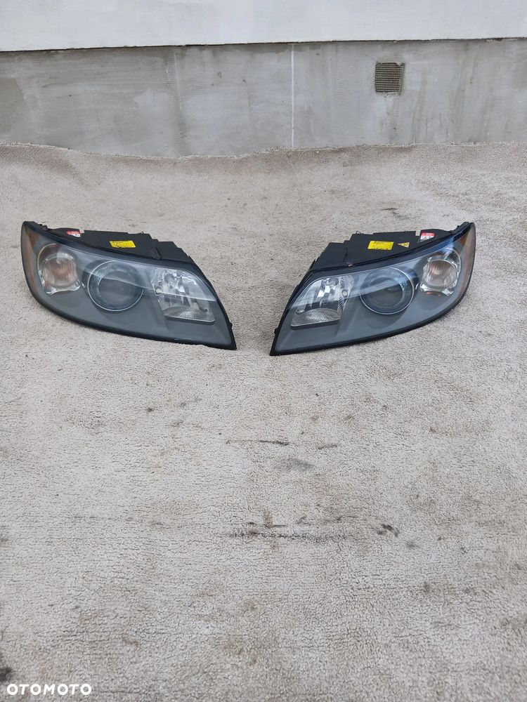 LAMPA PRZEDNIA LEWA  XSENON VOLVO V50 EUROPA
