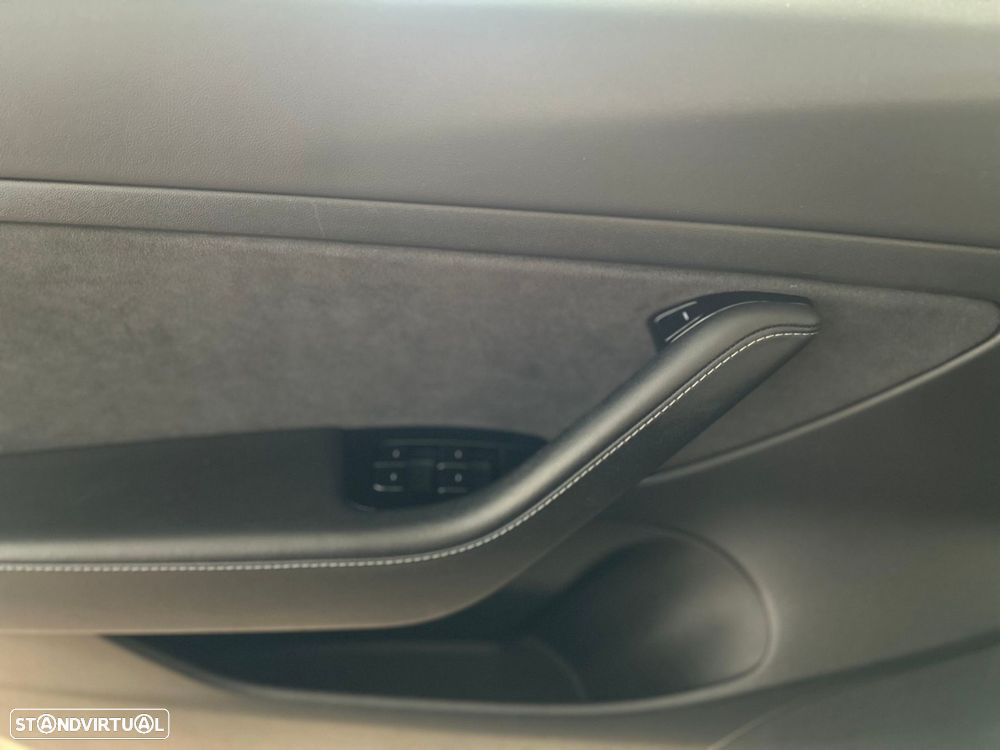 Tesla Model 3 Standard Range Plus RWD - 40