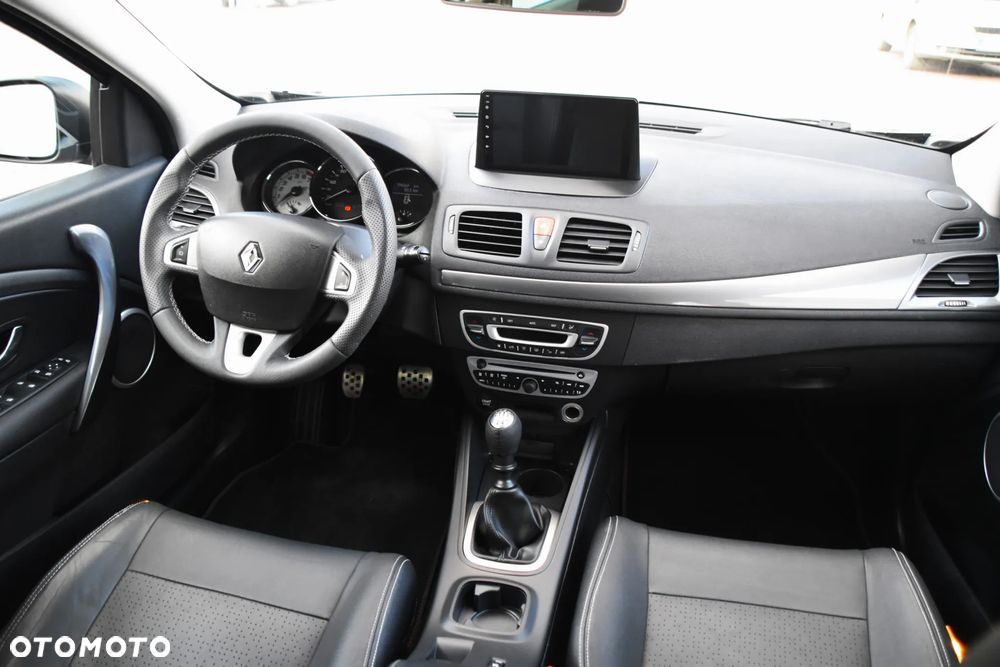 Renault Megane TCe 180 GT - 13