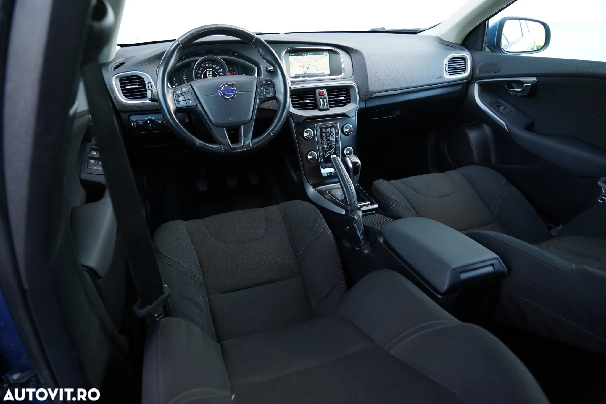 Volvo V40 D2 Kinetic - 9