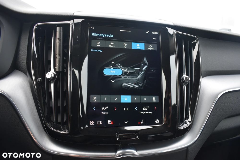 Volvo XC 60 B4 D AWD Momentum Pro - 33