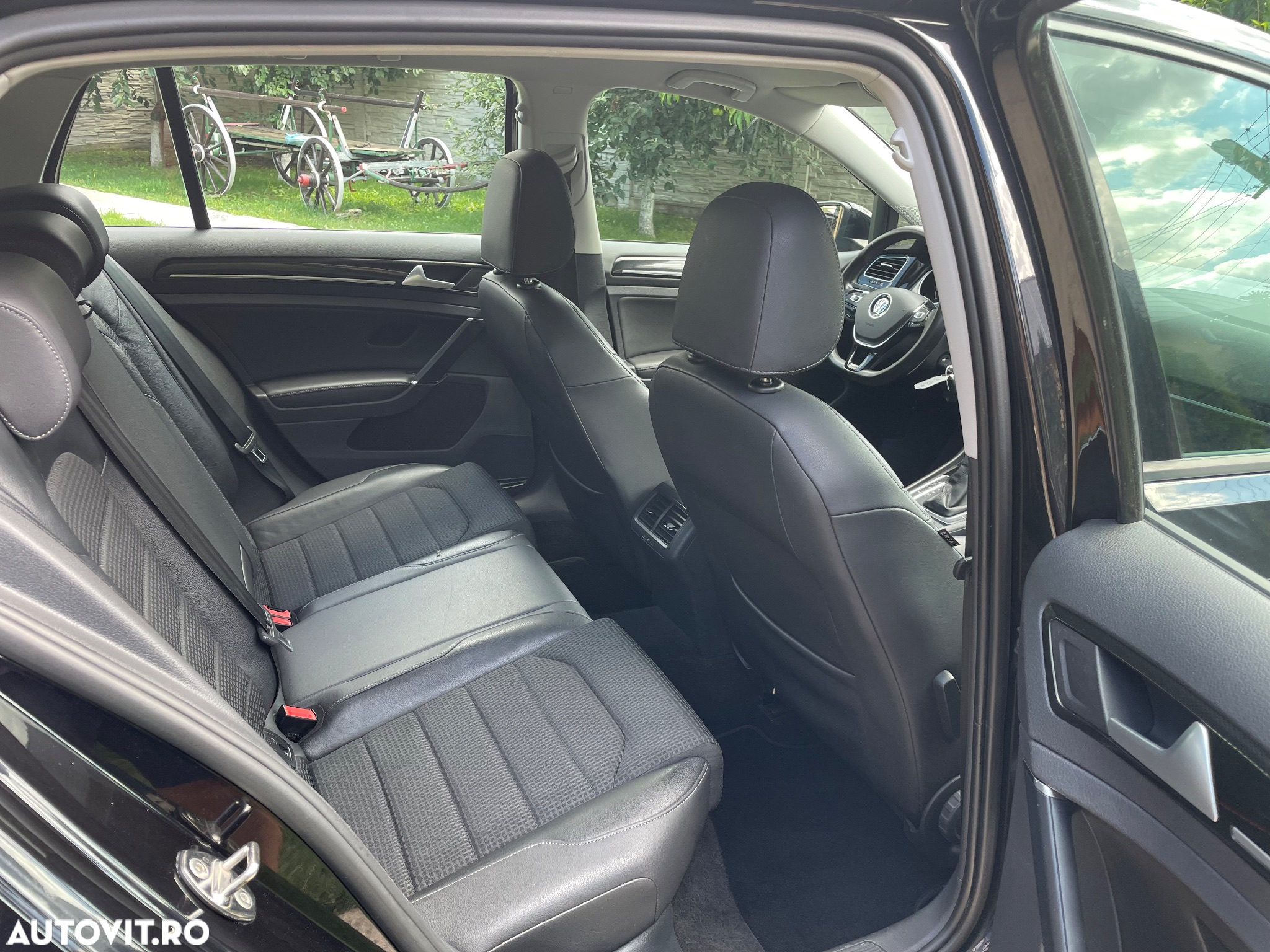 Volkswagen Golf - 23