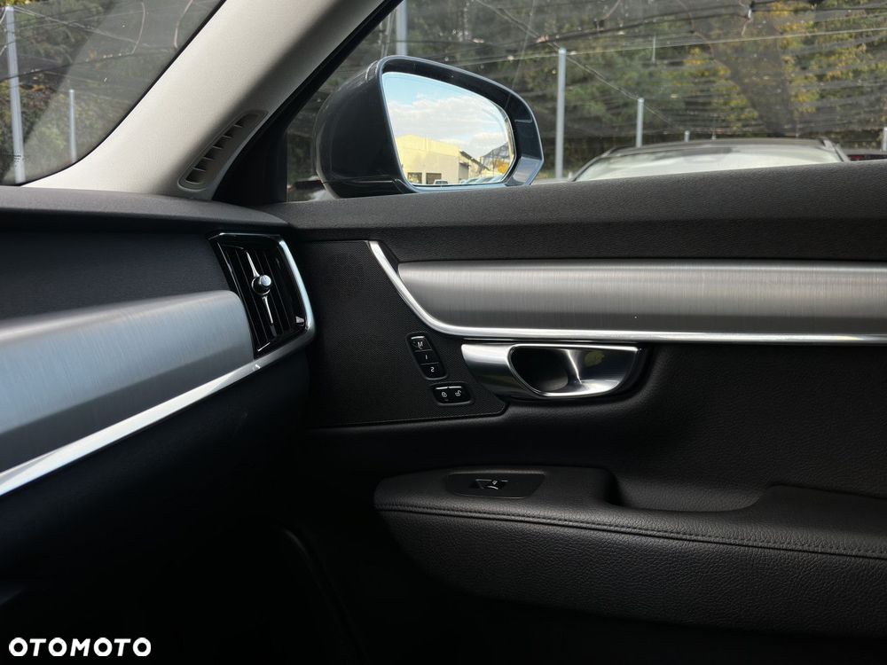 Volvo S90 - 33
