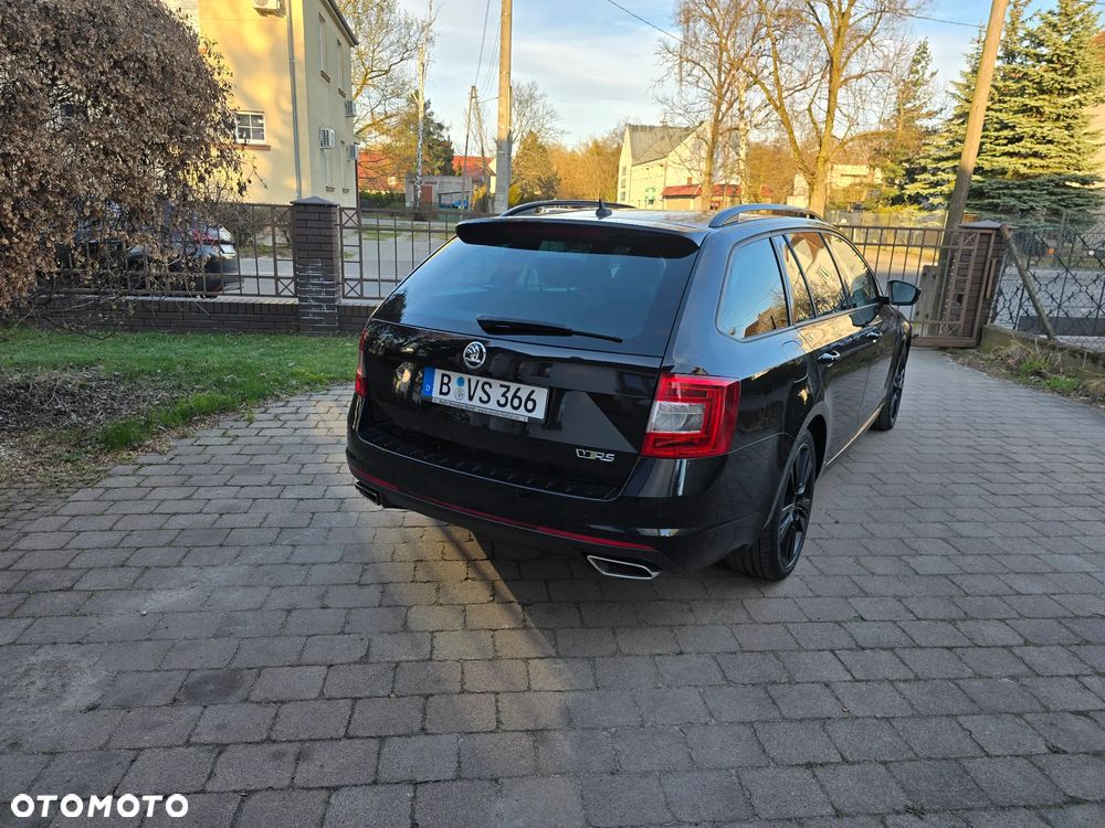 Skoda Octavia 2.0 TDI DSG RS - 10